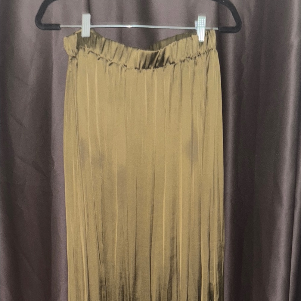 Shiny green Zara Skirt